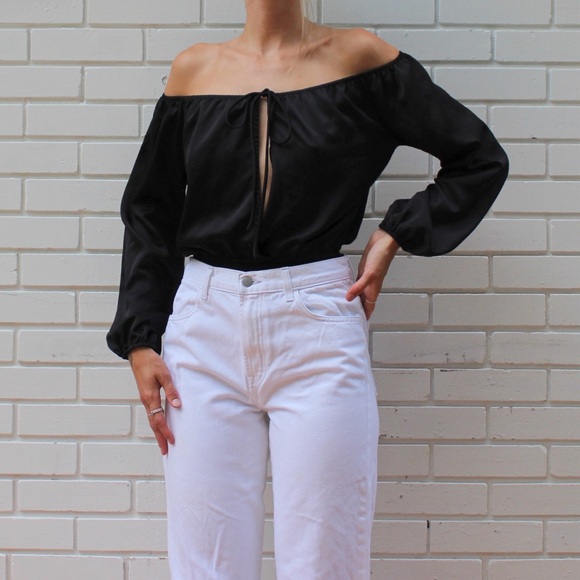 Off the shoulder long-sleeve bodysuit top - Picture 2 of 6